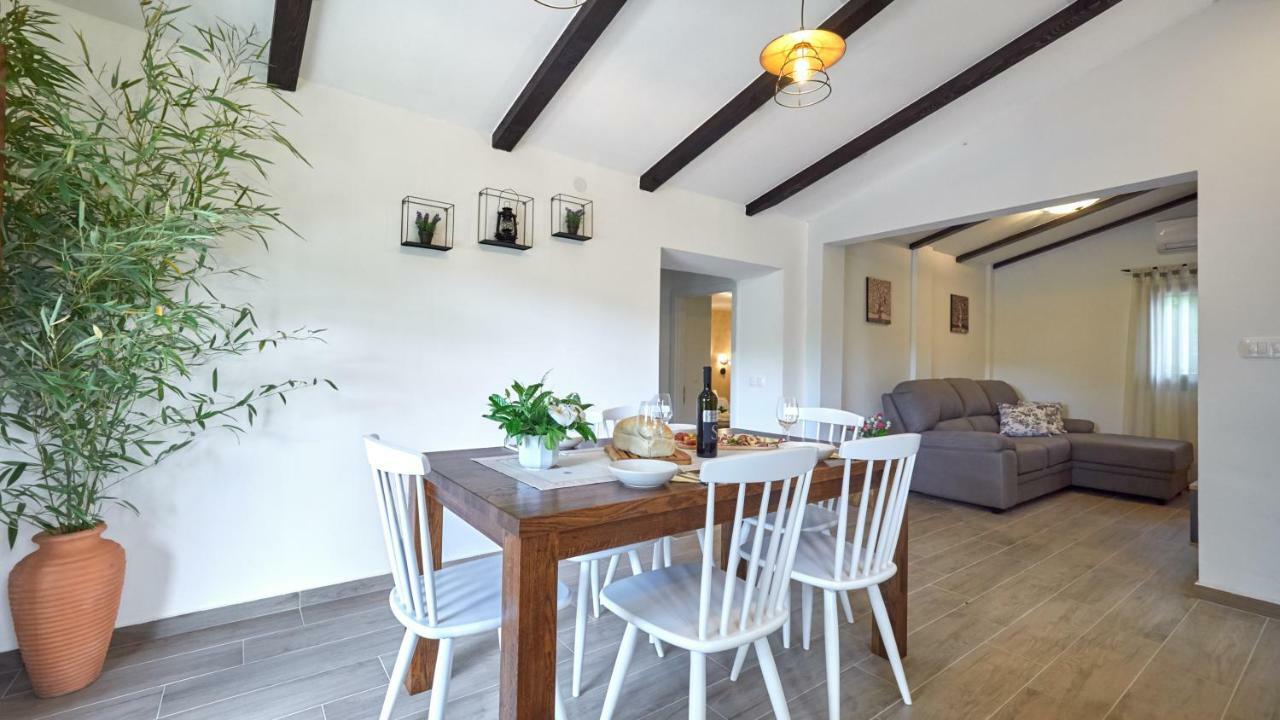 Casa Valla By Rent Istria ブゼト エクステリア 写真